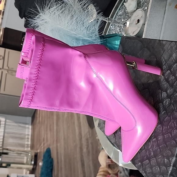 Azalea Wang barbie pink patent booties - Picture 3 of 8